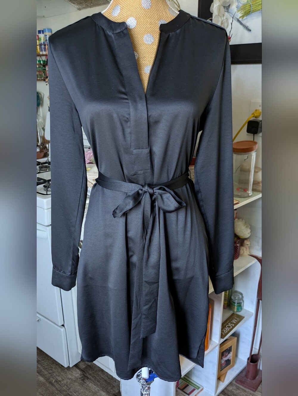 Banana Republican heritage collection size 8 with gold zipper front and belt